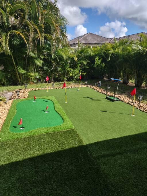 Sunny Oasis Getaway -Heated Pool-Mini Golf-Near Beach Нокомис Экстерьер фото