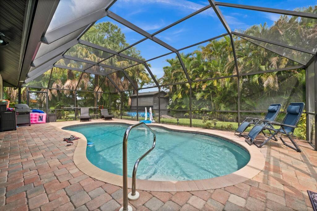 Sunny Oasis Getaway -Heated Pool-Mini Golf-Near Beach Нокомис Экстерьер фото