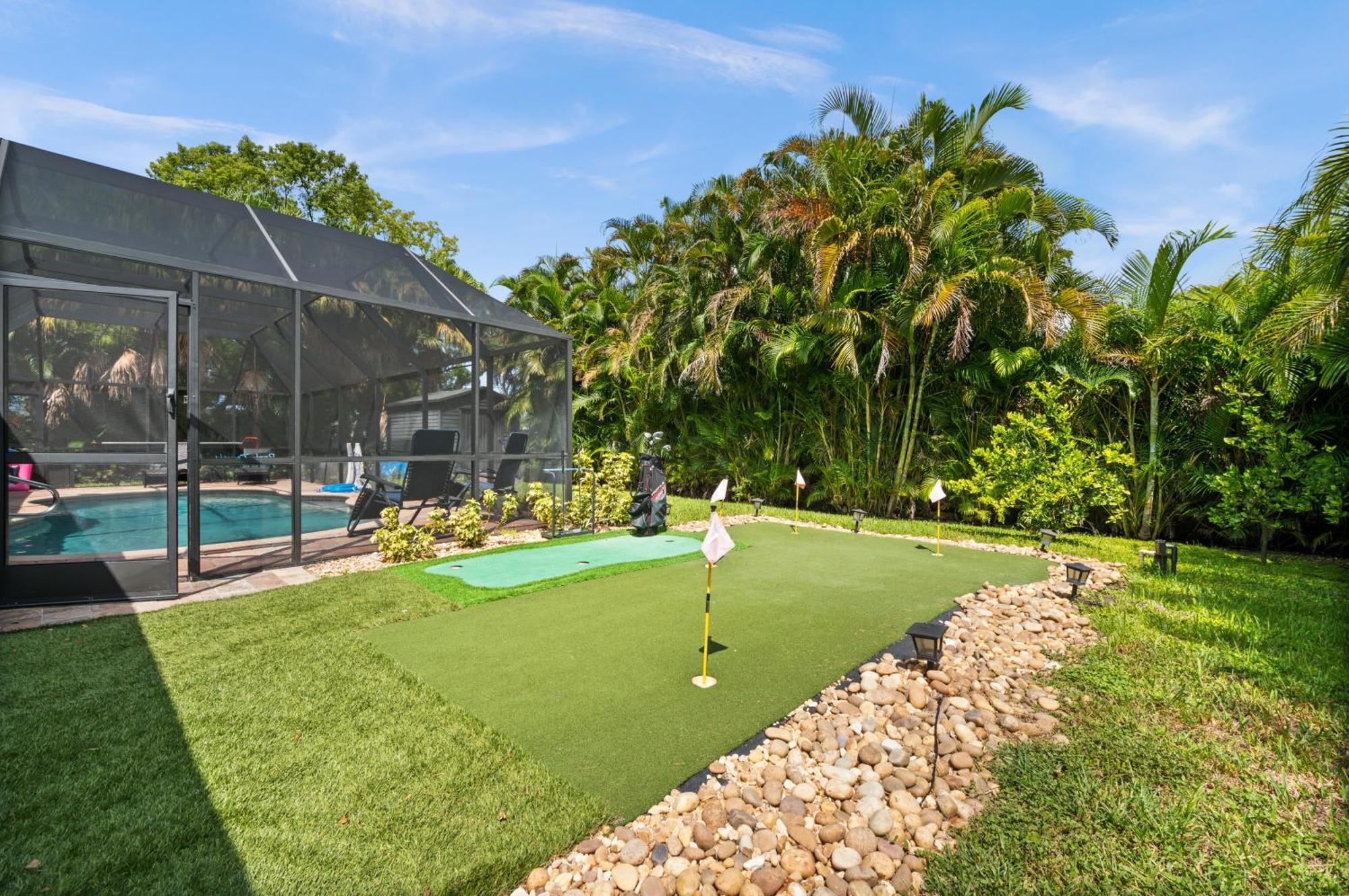 Sunny Oasis Getaway -Heated Pool-Mini Golf-Near Beach Нокомис Экстерьер фото